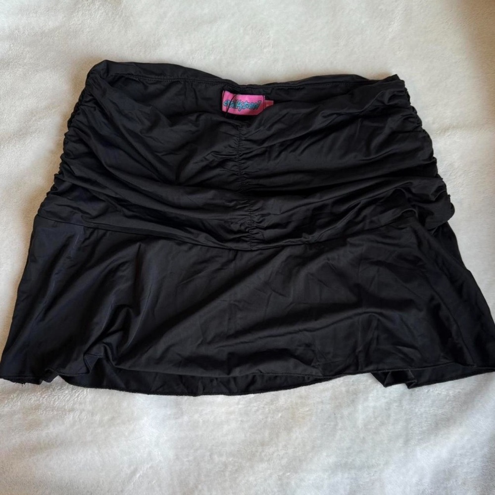 Edikted black ruched mini skirt - Picture 3 of 5